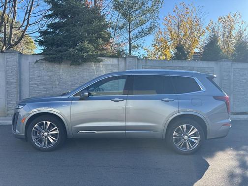 2025 Cadillac XT6 Premium Luxury AWD