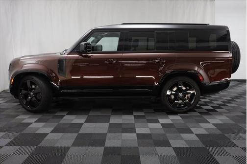 2025 Land Rover Defender 130 P400 X-Dynamic SE
