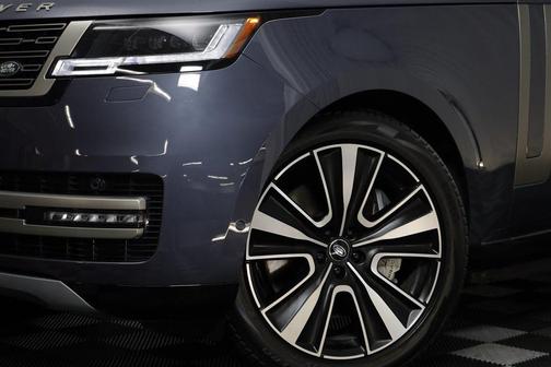 2025 Land Rover Range Rover P550e SE