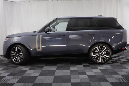 2025 Land Rover Range Rover P550e SE