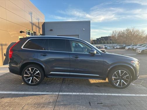 2024 Volvo XC90 B6 Plus Bright Theme 7-Seater