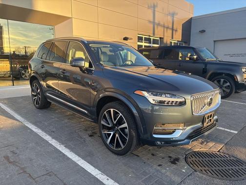 2024 Volvo XC90 B6 Plus Bright Theme 7-Seater