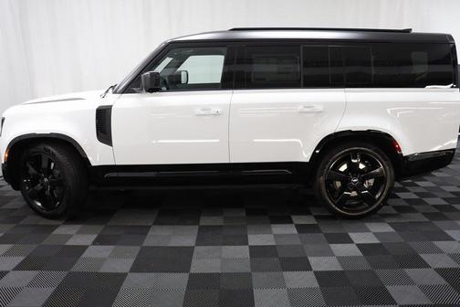 2025 Land Rover Defender 130 P400 X-Dynamic SE