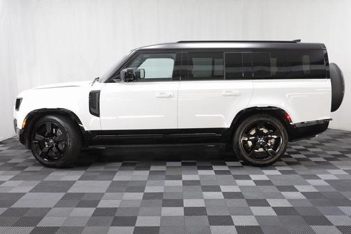 2025 Land Rover Defender 130 P400 X-Dynamic SE