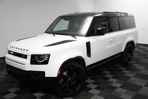 2025 Land Rover Defender 130 P400 X-Dynamic SE