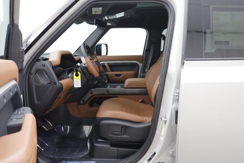 2026 Land Rover Defender V8