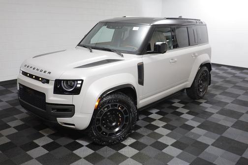 2026 Land Rover Defender V8