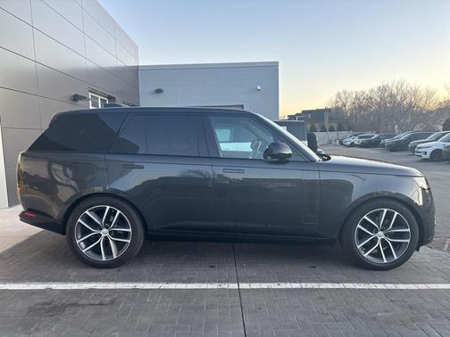 2024 Land Rover Range Rover P400 SE