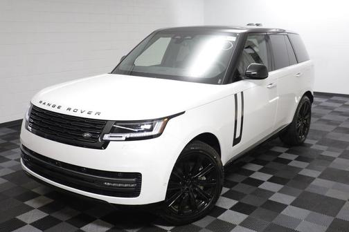 Ostuni Pearl Wht Prem Met 2026 Land Rover Range Rover SE