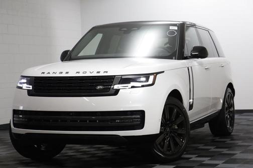 Ostuni Pearl Wht Prem Met 2026 Land Rover Range Rover SE