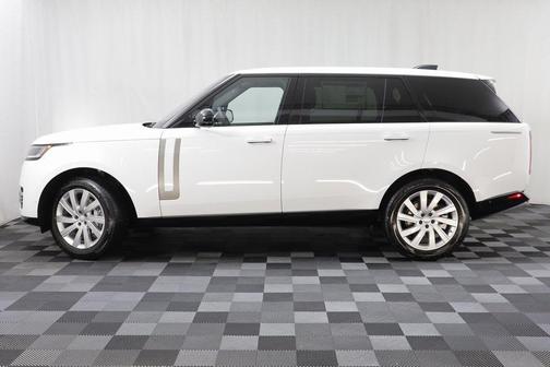 2025 Land Rover Range Rover SE