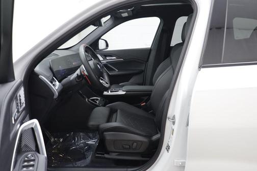 White Metallic 2025 BMW X1 M35i