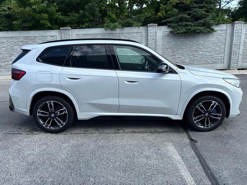 White Metallic 2025 BMW X1 M35i