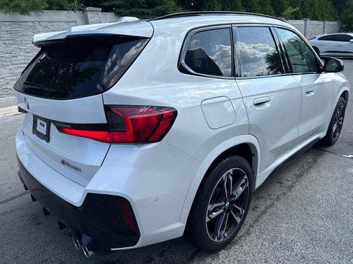 White Metallic 2025 BMW X1 M35i