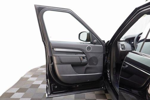 2026 Land Rover Discovery Tempest Edition