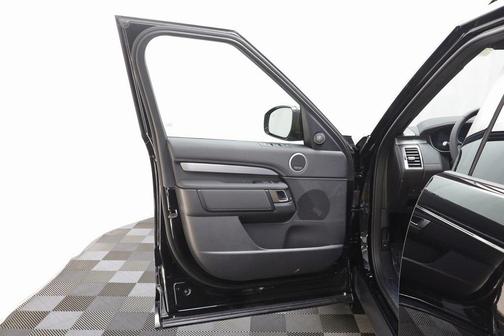 2026 Land Rover Discovery Tempest Edition