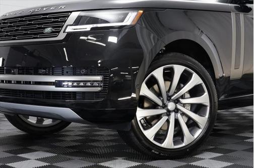 2025 Land Rover Range Rover P400 SE