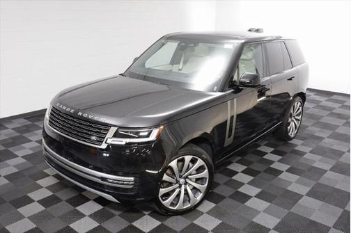2025 Land Rover Range Rover P400 SE