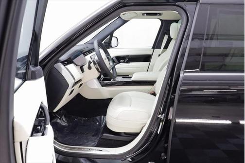2025 Land Rover Range Rover P400 SE