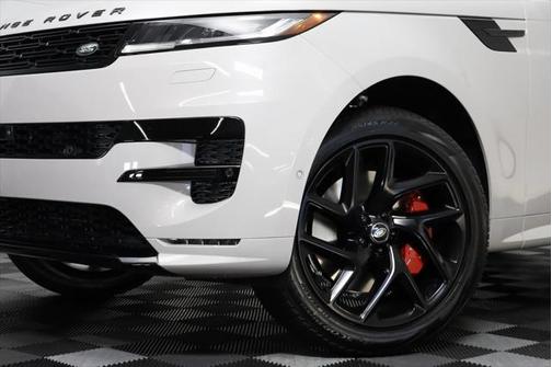 2025 Land Rover Range Rover Sport SE