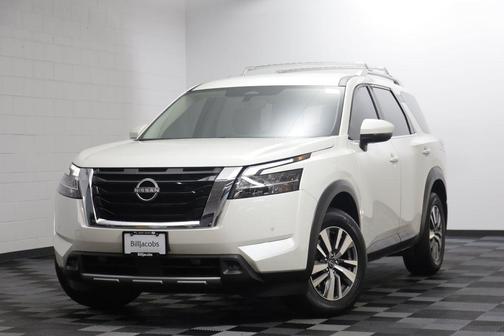 2023 Nissan Pathfinder SL 4WD