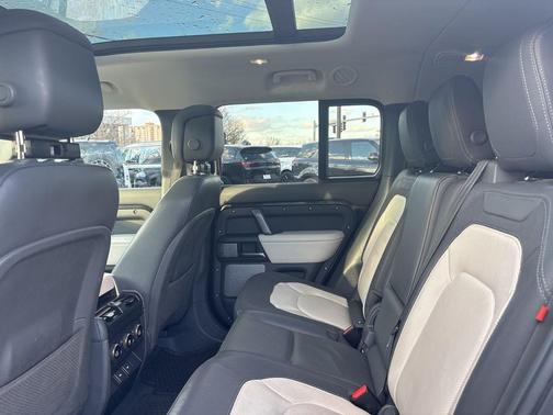 Santorini Black Metallic 2024 Land Rover Defender 130 P400 X-Dynamic SE