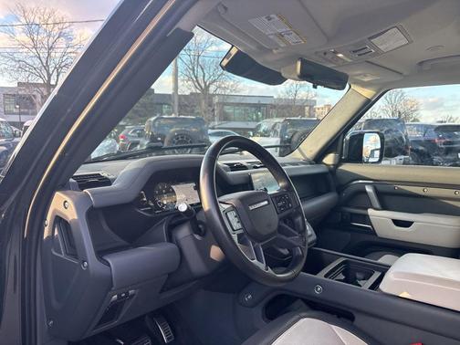 Santorini Black Metallic 2024 Land Rover Defender 130 P400 X-Dynamic SE