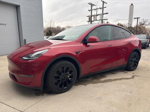 2023 Tesla Model Y Long Range Dual Motor All-Wheel Drive