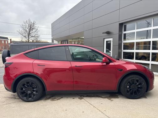 2023 Tesla Model Y Long Range Dual Motor All-Wheel Drive