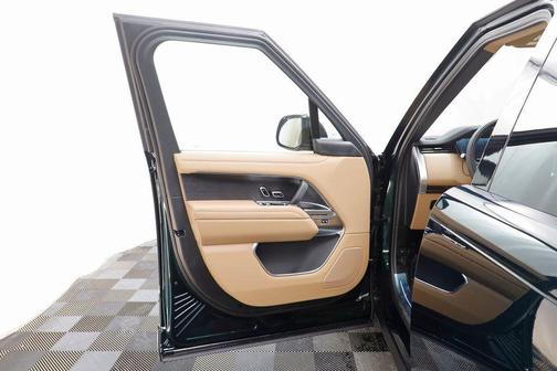 2026 Land Rover Range Rover P400 SE 7 Seat