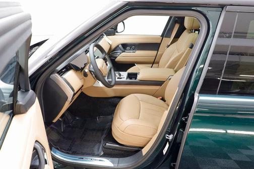 2026 Land Rover Range Rover P400 SE 7 Seat