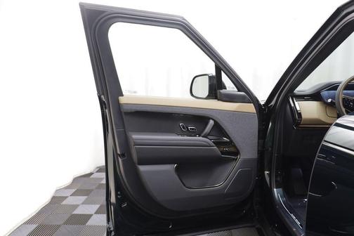 British Racing Green SV Bespoke Ultra Met Gloss 2026 Land Rover Range Rover Sport SE