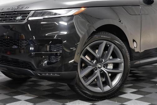 2025 Land Rover Range Rover Sport SE