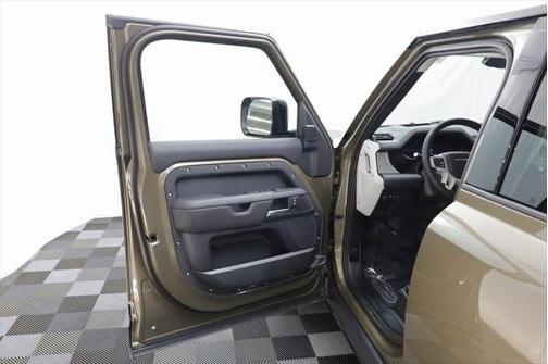 2025 Land Rover Defender S
