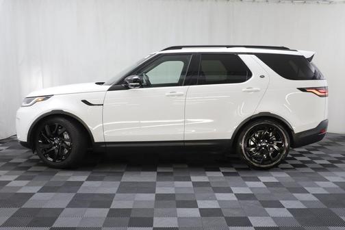Fuji White 2025 Land Rover Discovery P300 S
