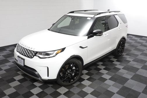 Fuji White 2025 Land Rover Discovery P300 S