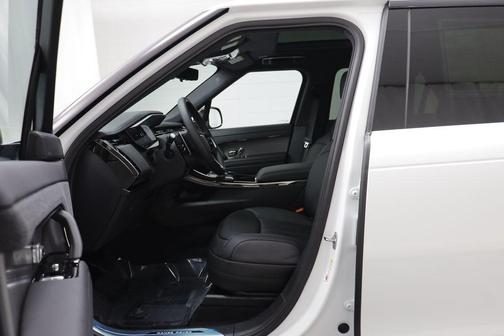 2026 Land Rover Range Rover Sport SE