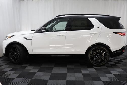 2025 Land Rover Discovery P300 Dynamic SE