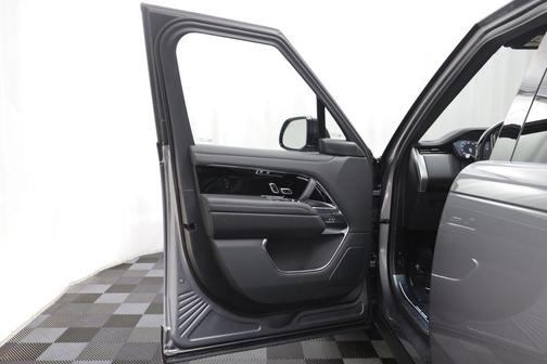 Grey 2026 Land Rover Range Rover P400 SE 7 Seat