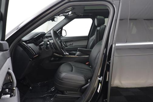 Santorini Black Metallic 2026 Land Rover Range Rover Sport SE