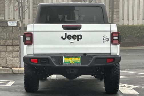 2025 Jeep Gladiator Sport