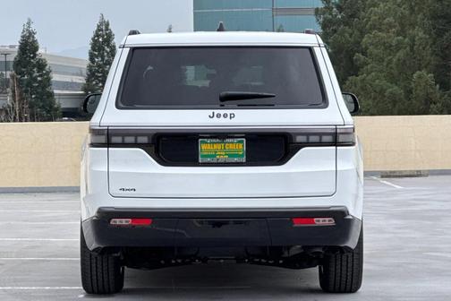 2026 Jeep Grand Wagoneer Base