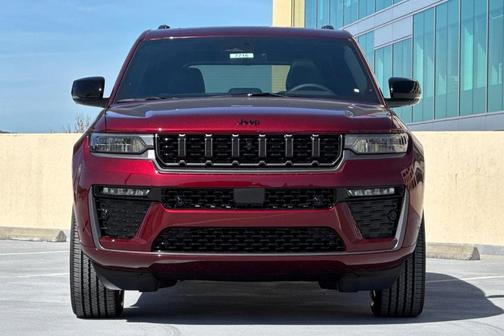 Velvet Red Pearlcoat 2026 Jeep Grand Cherokee Limited Reserve 4x4