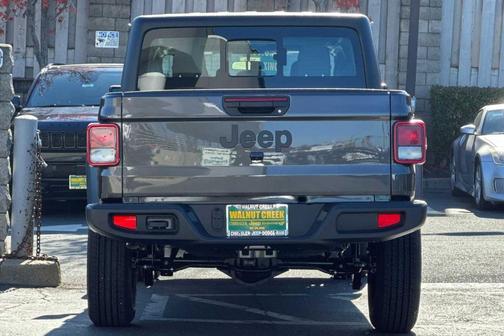 2026 Jeep Gladiator Sport