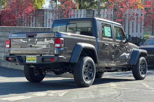 2026 Jeep Gladiator Sport