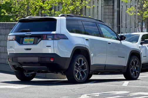 Silver Zynith 2026 Jeep Cherokee Overland