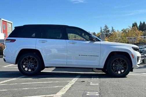 2025 Jeep Grand Cherokee Summit