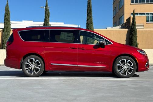 2026 Chrysler Pacifica Pinnacle
