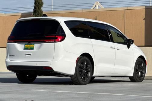 Bright White 2026 Chrysler Pacifica Select
