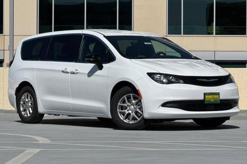 2026 Chrysler Voyager LX